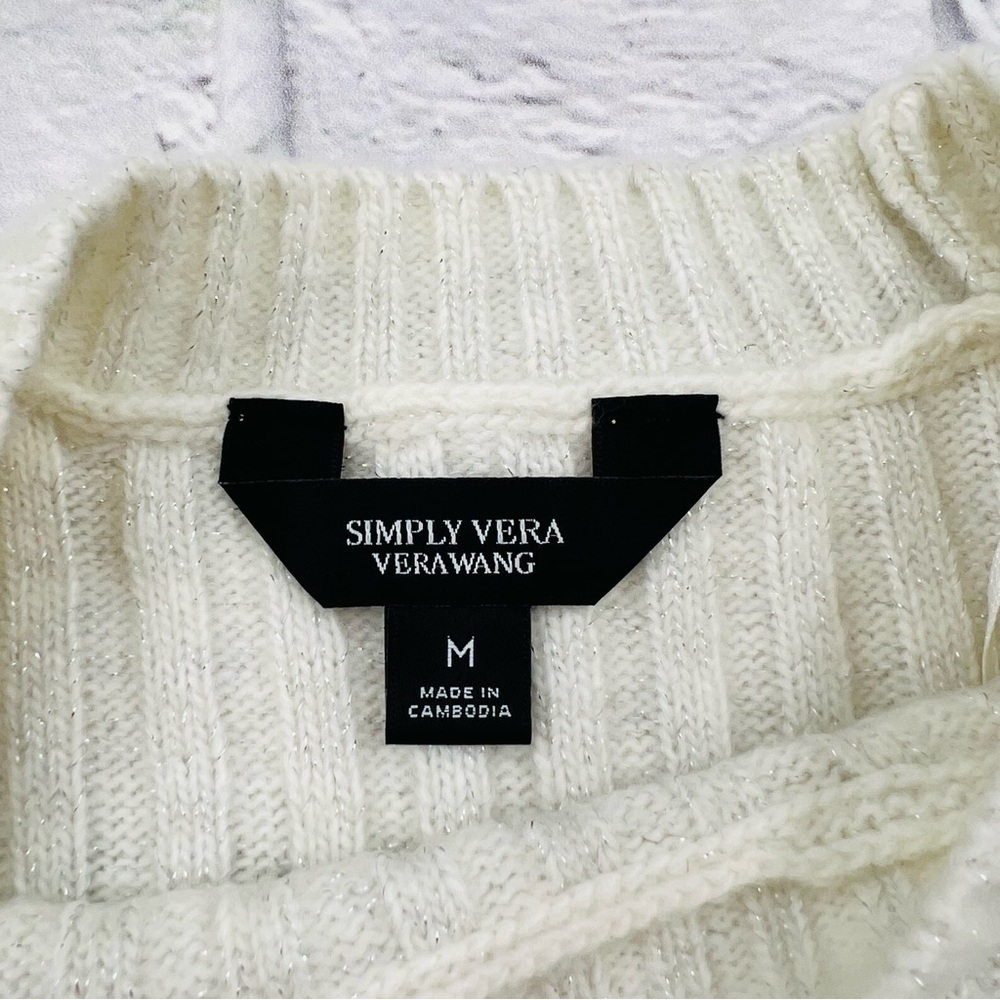 Simply Vera Vera Wang Light Cream Sweater Size Medium Ribbed Asymetrical Hem - Picture 4 of 9
